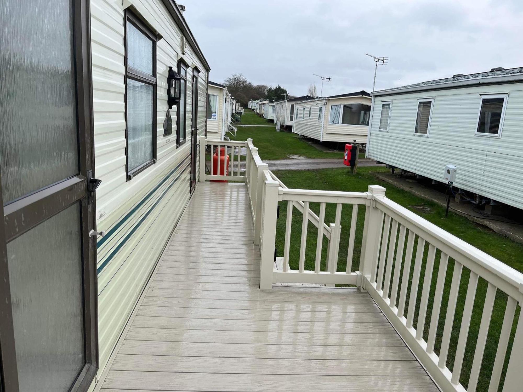 2 Bedroom Sleeps 6 Caravan Manor Park Chalet *