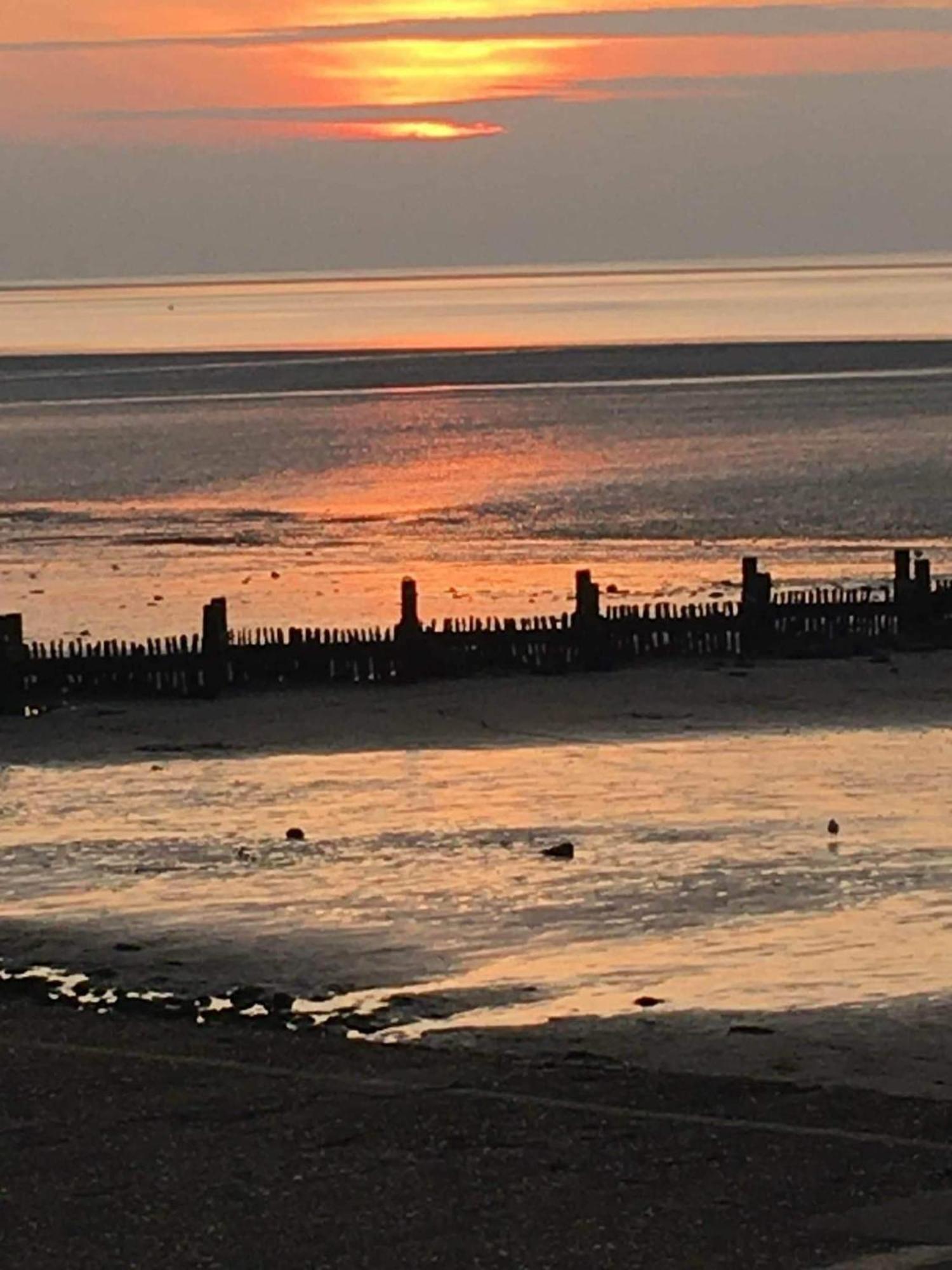 2 Bedroom Sleeps 6 Caravan Manor Park * Hunstanton